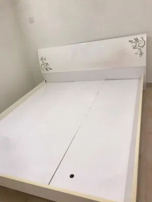 للبيع سرير مستخدم