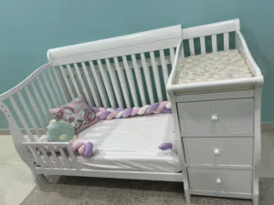 سرير أطفال وكبت