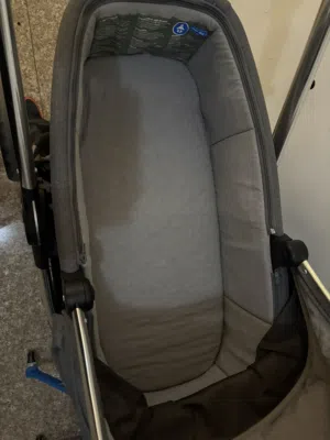 Ocarro/ Flip XT 3 bassinet baby carrier like new