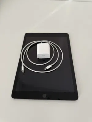 Ipad 8th, 128GB, 90% new with new original charger and cable. 5 years usage and battery health 80%.