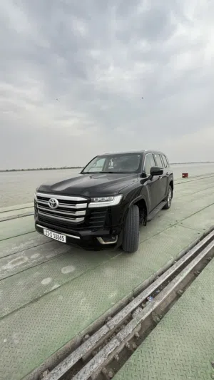 لاندكروز GX2022 اسود