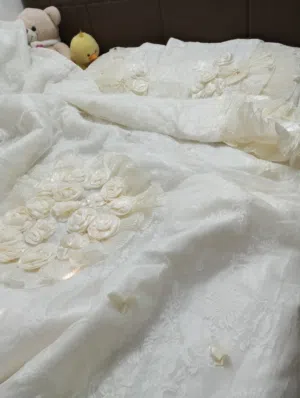 مفرش سرير عرايسي فخم ثقيل غير مستعمل