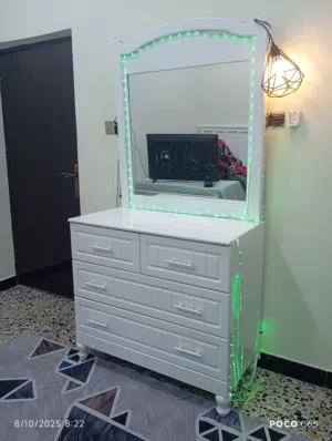 ميز تواليت مع ميوزه2 جانبيه