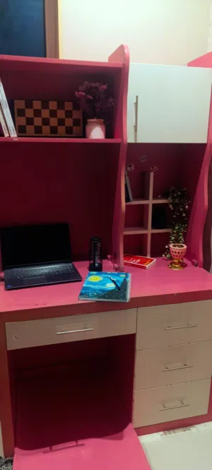 Study/Work Table for Sale – 45 BHD