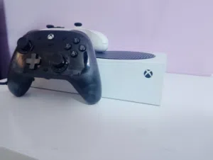 اكس بوكس سيريس اس مع كامل ملحقاته و الجوستكات مع جوستك احترافي GAMESIR اصدار 2023