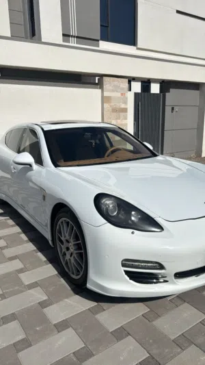 Porsche Panamera 4S