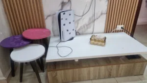 طاولات عدد3 وطاولة كبيرة للبيع