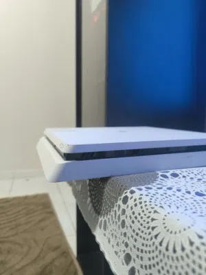 بلايستيشن 4 سليم معدل اصدار نظيف و بحالة جيده جدا 9.00  9.00 .Jailbreakable PS4 slim very clean