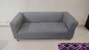 كنبه مستعملة كل شي فيها نظيف وسليم