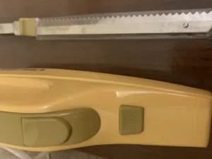 سكين كهربائي بحال الجديد  Black and decker