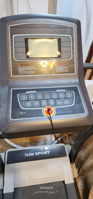 جهاز جري نوع الممتاز NJM SPORT-وزن 160KG يقيس الكالوريز وسرعة دقات القلب عند الجري