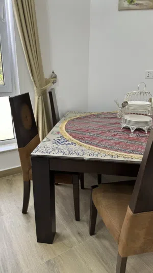 طاولة طعام خشبية مع 8 كراسي