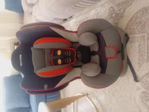 كرسي اطفال نظيف