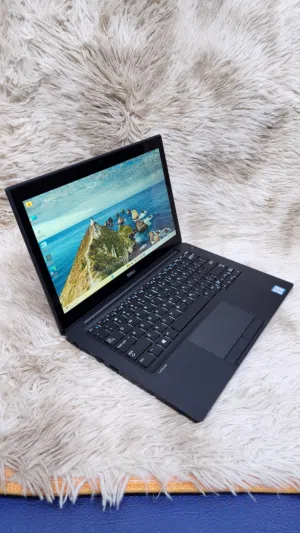 Dell i7-7th Touchscreen laptop Model 7280 Backlight keyboard Type C port FHD display Card reader