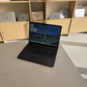 MacBook Air M2 - 16GB RAM - 256GB SSD - Midnight Color