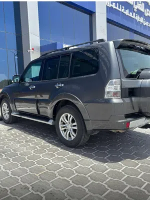للبيع باجيرو 2018