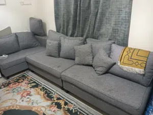 ركنة رمادي مستعمله بحالة مقبولة