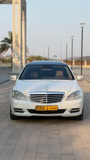 مرسيدس بنز الفئة-S S 350 2010 مستعمل بحالة ممتازة لون أبيض بحالة ممتازة بدون حوادث