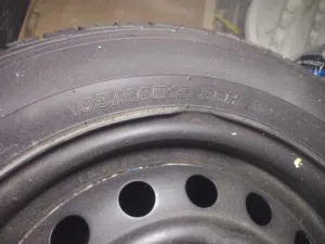للبيع تاير سبير جديد رقم 60R15/195