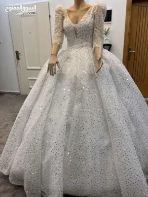 بدلة زفاف للبيع