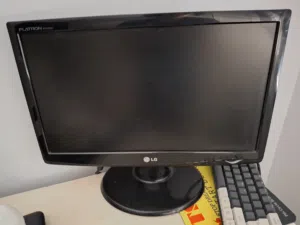 18" LG monitors for sale in Amman