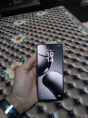 Xiaomi 14T Pro السلام عليكم  جهاز نضيف وقوي وكاميراته حلوات وشاشته 144 هرتز ذاكره 512  بطارية 6000