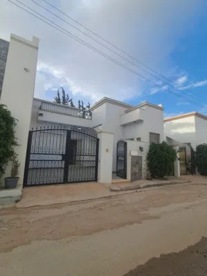 150 m2 3 Bedrooms Townhouse for Sale in Tripoli Ain Zara