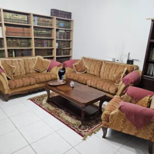 حقم كنب جلوس مستعمل بحالة جيدة