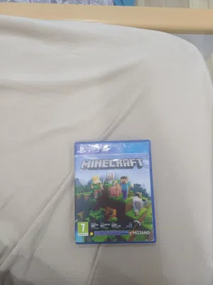 سيدي للعبة PS4 MINECRAT+استعمال خفيف جدا+السعر قابل للتفاوض