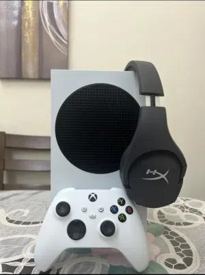 Iam selling my xbox s with xbox original controller , original chargeable batteries ,headphones