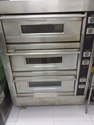 فرن كهربائي   electric oven
