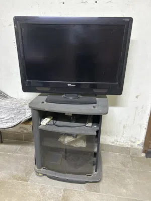 للبيع شاشة ونسا HD 43 بوصة