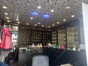 محل عطور  كامل  للبيع