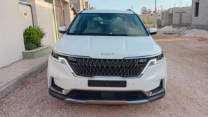 Used Kia Carnival MPV in Benghazi