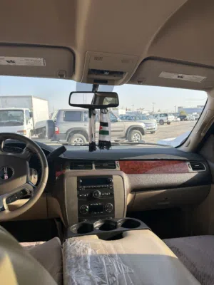 GMC . Yukon . 2010 . New3