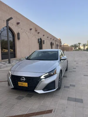 Used Nissan Altima in Al Batinah
