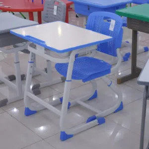 كراسي وطاولات مدارس وروضات