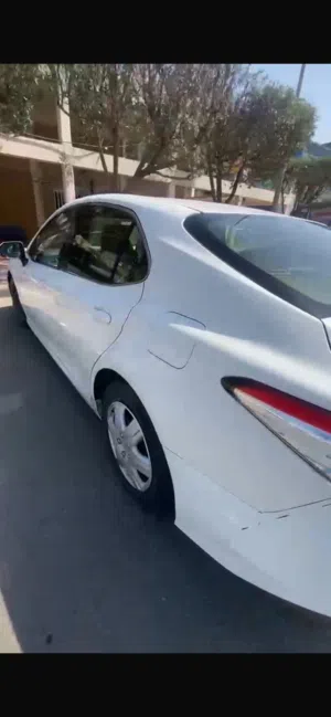 تويوتا كامري 2019 للبيع
