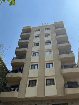 شقة تشطيب فاخر للبيع بالعجوزة