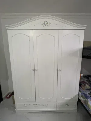 خزانة حجم كبير للبيع