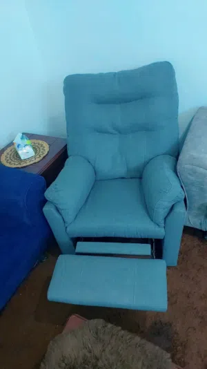 كرسي ريكلاينر