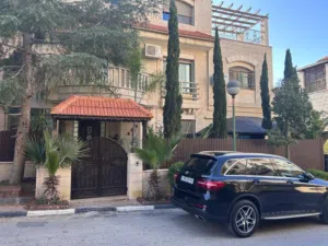 350 m2 3 Bedrooms Apartments for Rent in Ramallah and Al-Bireh Surda