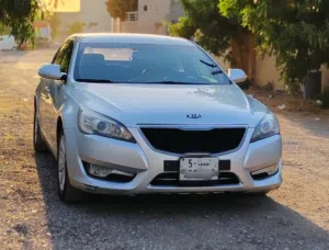 كيا كادينزا k7 موديل 2012  خالية من الحوادث والقص والقشرة والزواق محرك 24 gdi فل كامل ماعدا فتحة صقف
