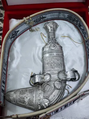 من نوادر خنجر سعيديه