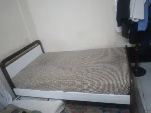 غرفة نوم مفرد ونص للبيع