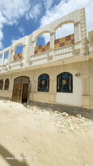 بيت مسلح هردي قواعد وعمدان وبسعر عرطه جداً المساحه لبنتين شارع 6متر