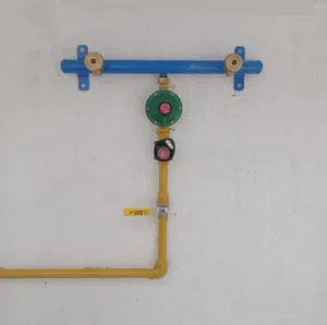 We do kitchen gas pipe fitting &  gas stove maintenance, services.نقدم خدمات تركيب أنابيب الغاز للم