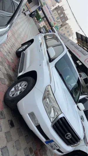 لاندكروزر 2008 نظيف منوة المستخدم