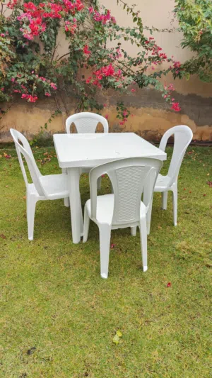 طقم طاولة مربع مع 4 كراسي العزايم فاخر ومتين للطعام