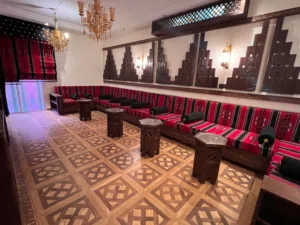 300 m2 4 Bedrooms Apartments for Rent in Amman Abdoun